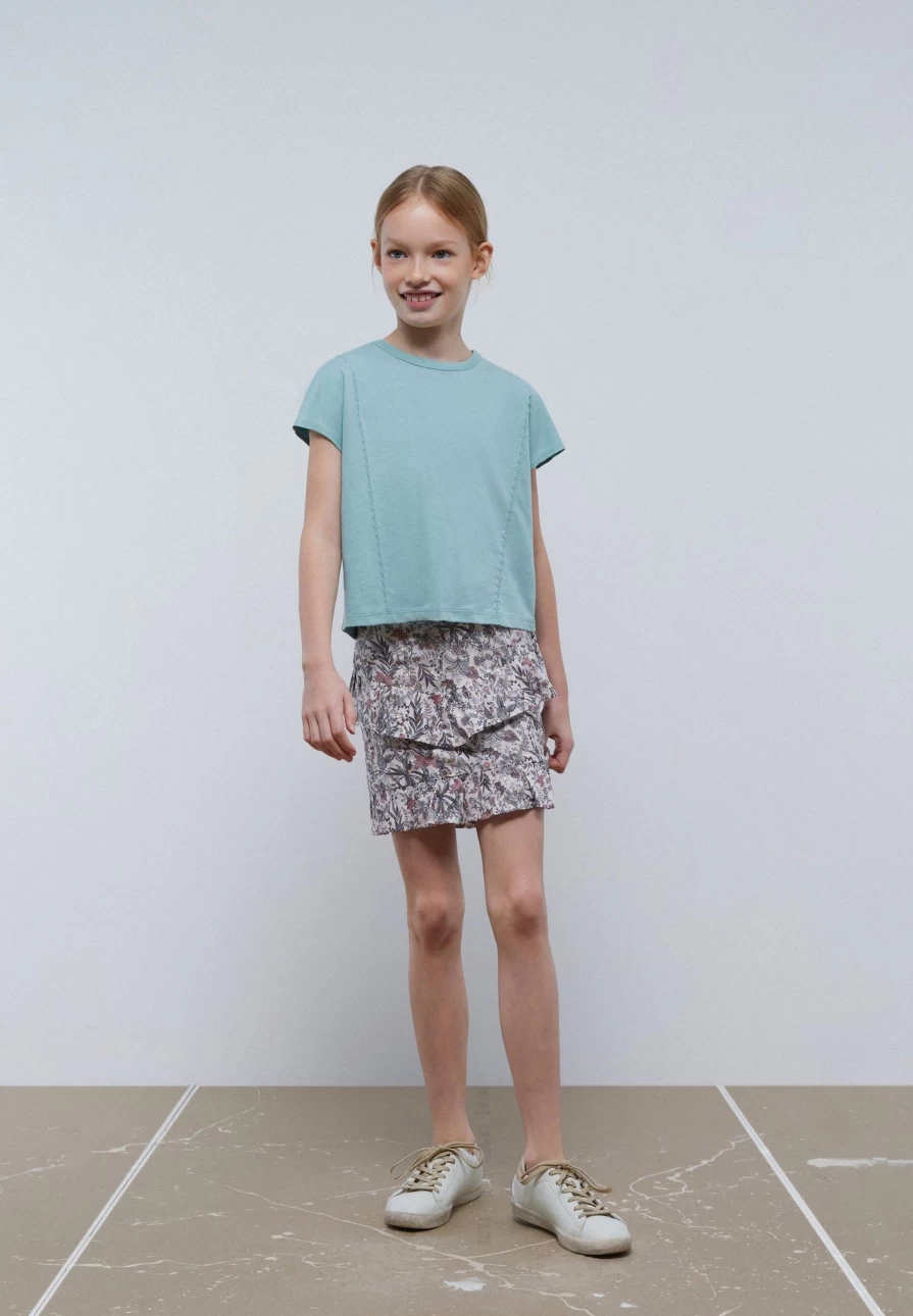 "ScalpersCompany Kids Duck Color Back Skull Graphic T-Shirt with Seam Detailing"