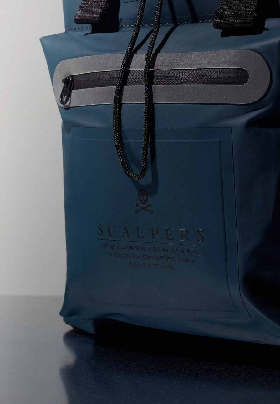 "ScalpersCompany Thermo-Sealed Waterproof Backpack for Men – Durable & Insulated Outdoor Gear"